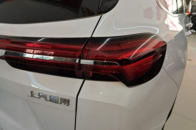 Used Buick Envision 2026 Model Equinox Plus 28T Two-Wheel-Drive Platinum Edition