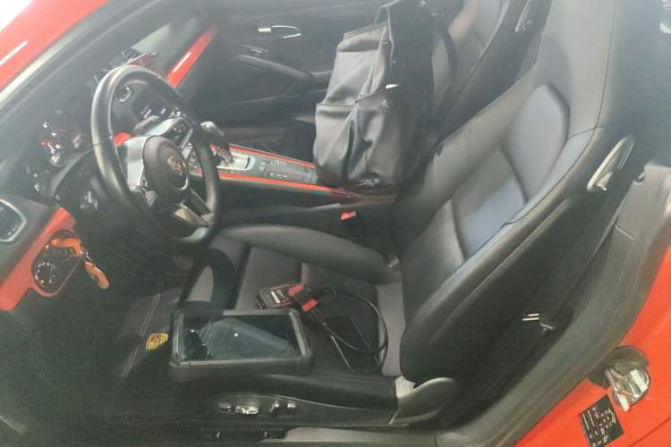 Used Porsche 718 2016 Cayman 2.0T
