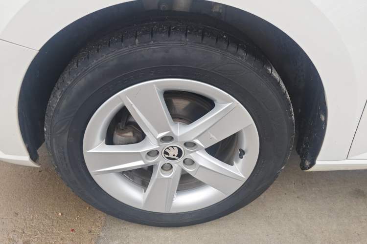 Used Skoda Fabia 2017 1.4L Automatic Car Enjoy Edition
