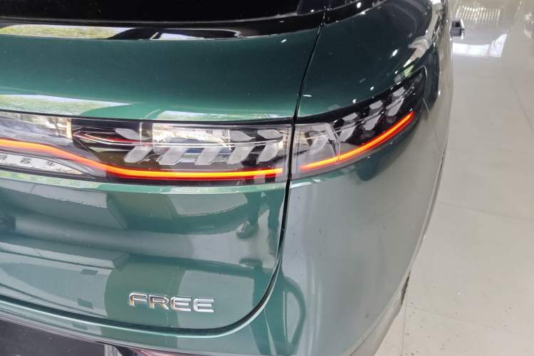 Used VOYAH FREE 2025 318 318 km Rear-Drive Touring Edition Exterior 3