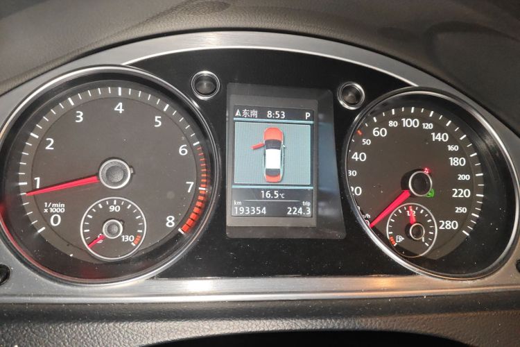 Used Volkswagen FAW-Volkswagen CC 2013 2.0 TSI Luxury Model Odometer Close Up