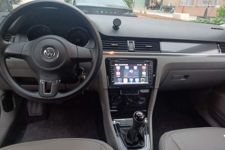 Used Volkswagen Bora 2014 1.6L Manual Fashion Edition