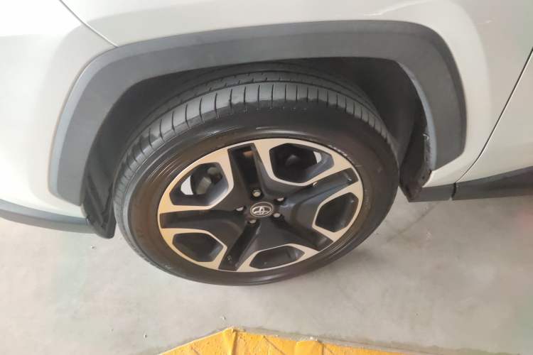 Used Toyota RAV4 2021 2.0L CVT Four-Wheel Drive Premium Edition