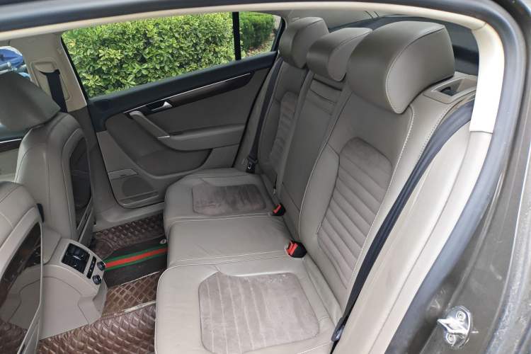 Used Volkswagen Magotan 2015 1.8TSI Prestige Model Left Rear Seat