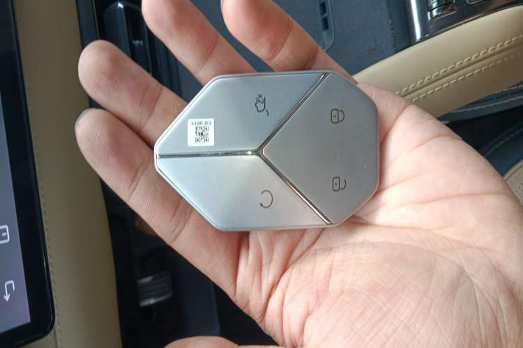 Used Formula Leopard Leopard 5 2024 Cloud Ride Luxury Edition