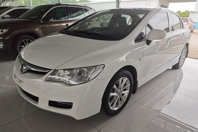 Used CIIMO 2015 1.8L Automatic Comfort Edition