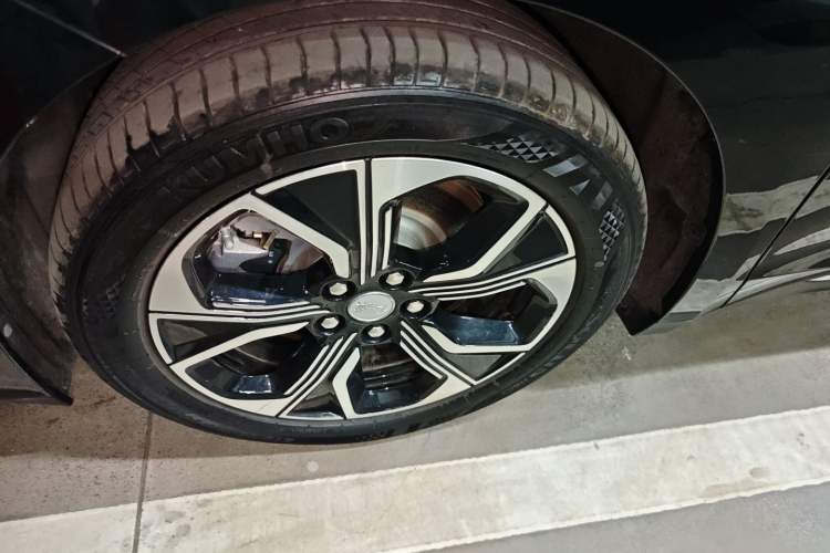 Used Hongqi E-QM5 2023 Revised Version Basic Travel Edition
