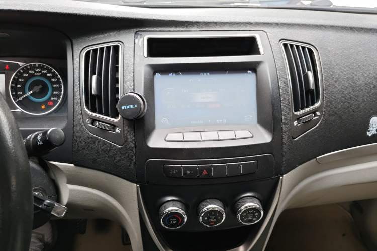 Used Geely Auto Vision 2015 1.5L Manual Elite Model Audio And AC Panel