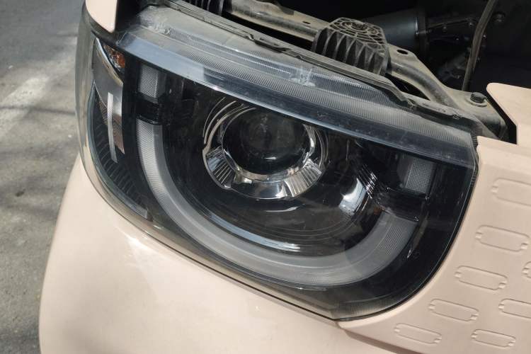 Used Chery QQ Ice Cream 2022 170km Sundae Phosphate Lithium-Ion Right Front Headlight