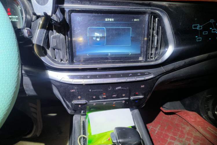 Used JETOUR X90 2019 1.5T DCT Enjoyment Version 5 Seats China VI Standard Audio And AC Panel