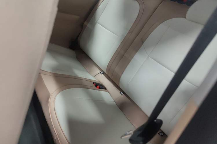 Used Geely Galaxy Panda 2023 Panda Mini 200km Endurance Bear Left Rear Seat