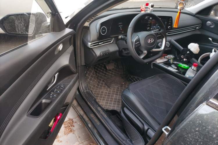 Used Hyundai Elantra 2023 1.5L CVT GLX Elite Edition Driver Seat