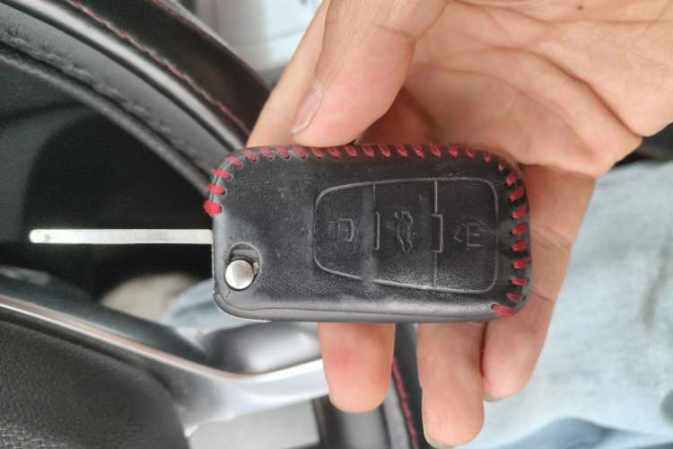 Used Roewe RX5 2016 20T Two-Wheel Drive Manual Flagship Edition