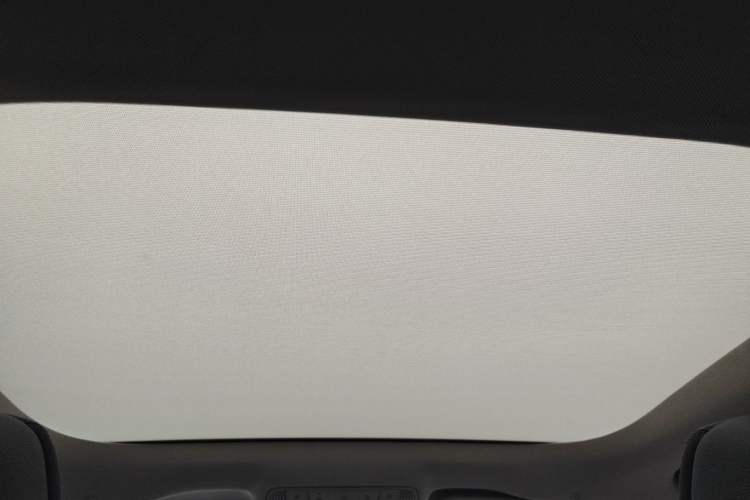 Used Mercedes-Benz E-Class 2018 Facelift E 300 L Luxury Edition Headliner