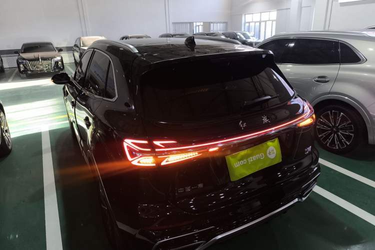 Used Hongqi HS5 2025 2.0T Two-Wheel Drive Flagship Pro Edition