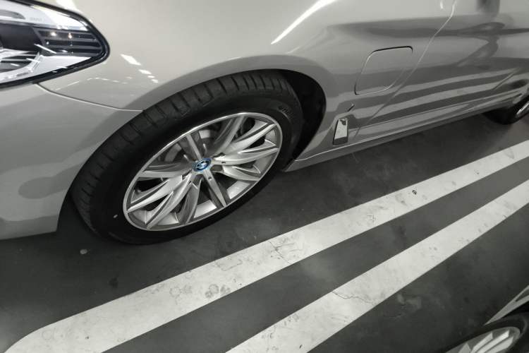 Used BMW 5 Series New Energy 2019 530Le Luxury Package Left Front Wheel Hub