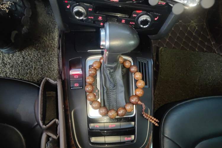 Used Audi A4L 2015 35 TFSI Automatic Comfort Model Gear Lever