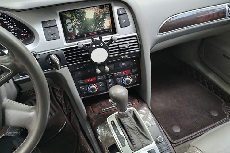 Used Audi A6L 2010 2.4L Comfort Edition Audio And AC Panel