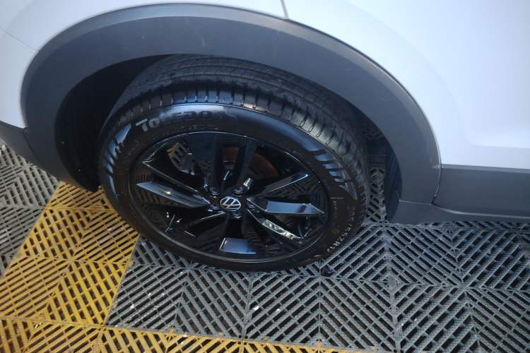 Used Volkswagen T-Cross 2023 280TSI DSG Luxury Edition Right Rear Wheel Hub