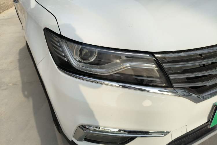 Used Roewe RX5 2018 20T Two-Wheel Drive Automatic Flagship Edition Right Front Headlight