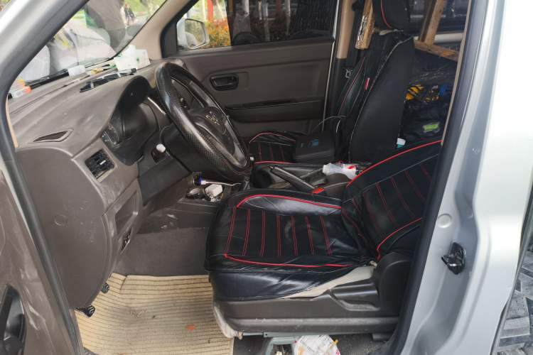 Used Wuling Rongguang V 2019 1.5L Standard Version China VI LAR Left Front Seat