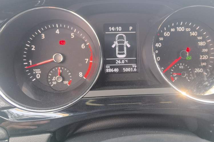 Used Volkswagen Sagitar 2018 280TSI DSG Comfort Model Odometer Close Up