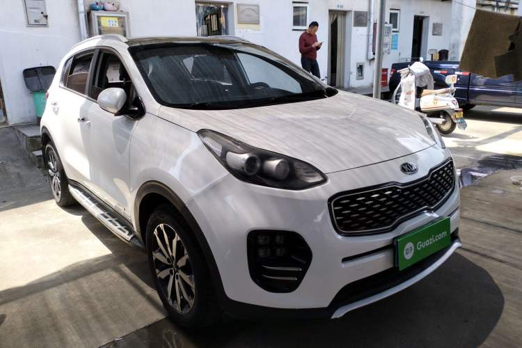 Used Kia KX5 2016 1.6T Automatic Two-Wheel Drive DLX Front Right 45 Deg