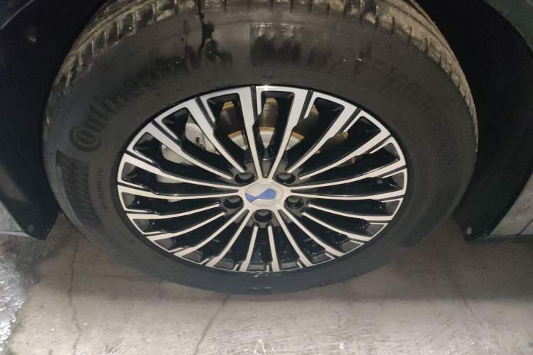 Used Denza D9 2024 DM-i 980 Four-Wheel Drive Prestige Model
