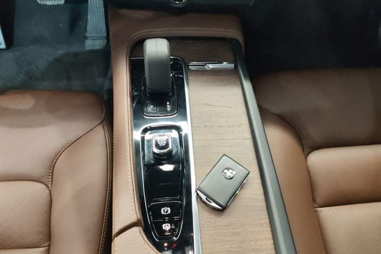 Used Volvo V90 2022 Cross Country B5 AWD Smart Range Edition
