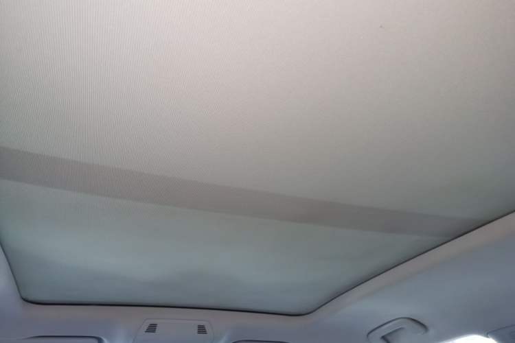 Used Volkswagen Tavendor 2024 380TSI All-Wheel-Drive R-Line Cruise Premium Edition Headliner