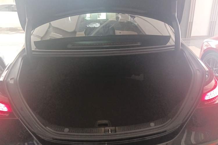 Used Mercedes-Benz E-Class 2022 Second Facelift E 300 L Luxury Edition