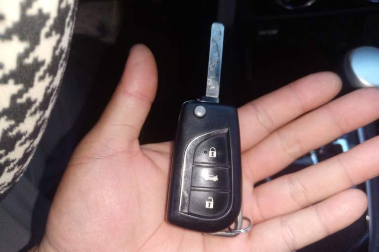 Used Toyota Corolla 2017 Revised Version 1.2T S-CVT GL Vehicle Key