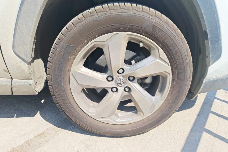 Used Toyota RAV4 2022 2.0L CVT Two-Wheel Drive Fashion Plus Edition Right Front Wheel Hub