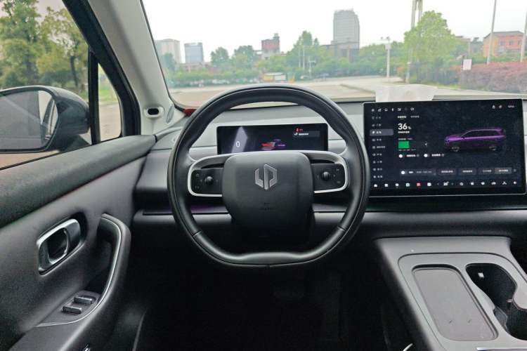 Used Leapmotor C16 2024 Range-Extended 200 Luxury Edition Steering Wheel