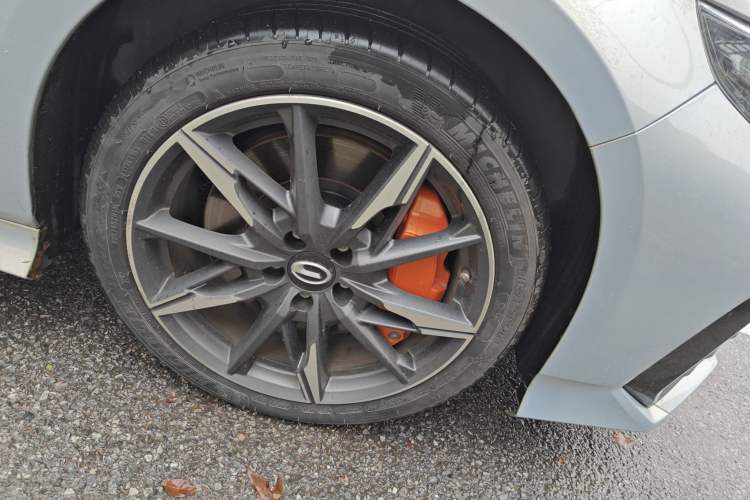 Used GAC Trumpchi EMPOW 2023 400T Automatic R PRO Right Front Wheel Hub