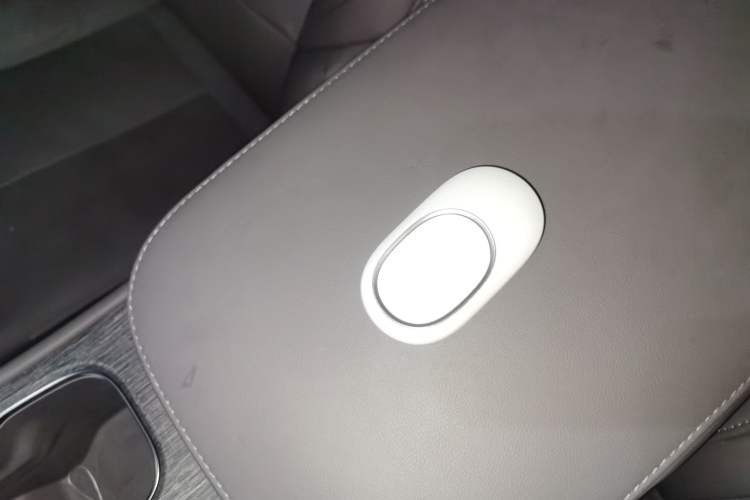 Used Nio ES7 2022 75 kWh Vehicle Key