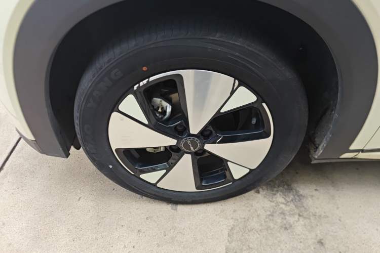 Used BYD Dolphin 2023 420 km Fashion Edition Left Front Wheel Hub
