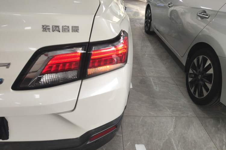 Used Venucia D60 2018 1.6L CVT Smart Connect Elite Edition