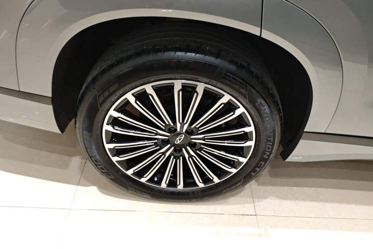 Used Chery Tiggo 9 2025 2.0T Automatic Two-Wheel Drive Luxury Edition 5 Seats
