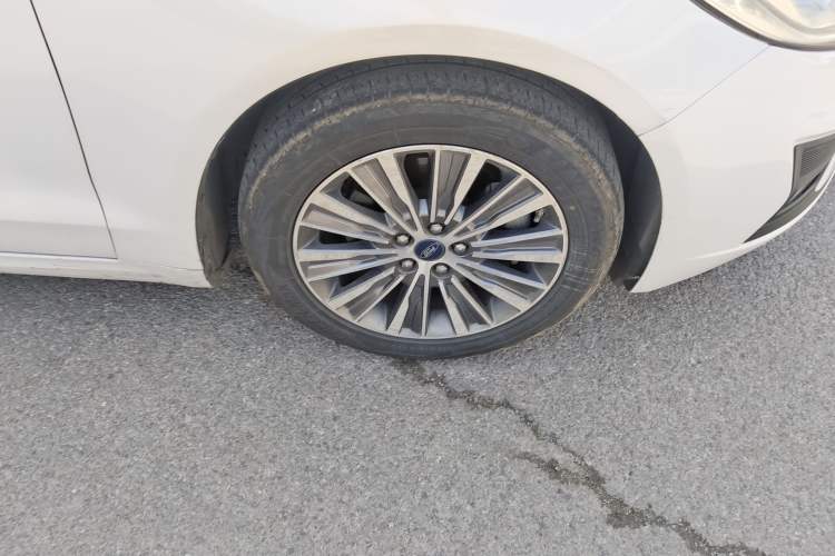 Used Ford Mondeo New Energy 2018 2.0 PHEV Smart-Controlled Fashion Edition China VI Standard Right Front Wheel Hub