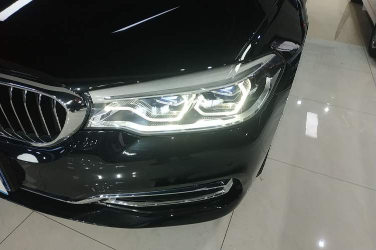 Used BMW 5 Series 2019 Facelifted 530Li Luxury Edition Premium Package
