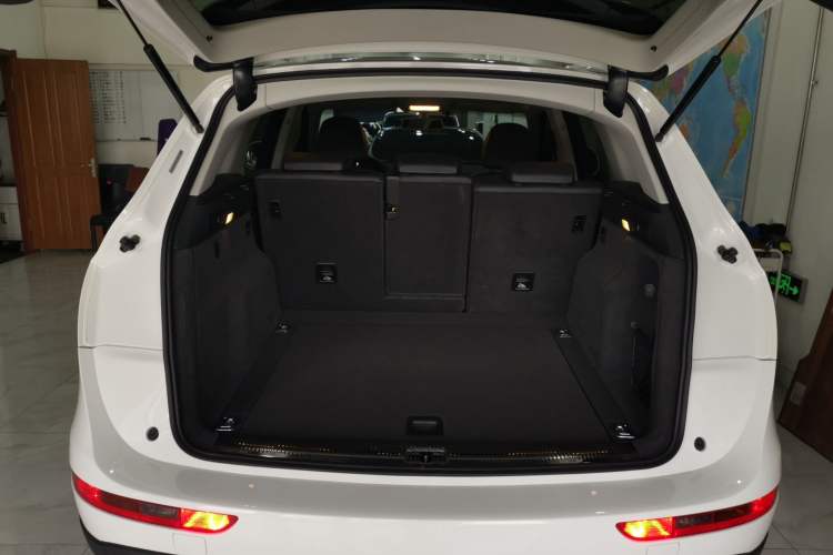 Used Audi Q5 2016 40 TFSI Technology Edition Trunk