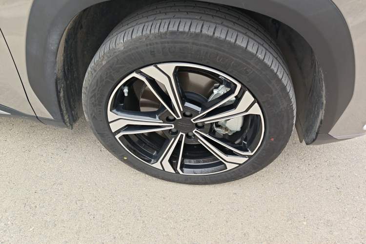 Used Geely Galaxy L7 2024 1.5T 115 km PLUS Dragon Edition Right Front Wheel Hub