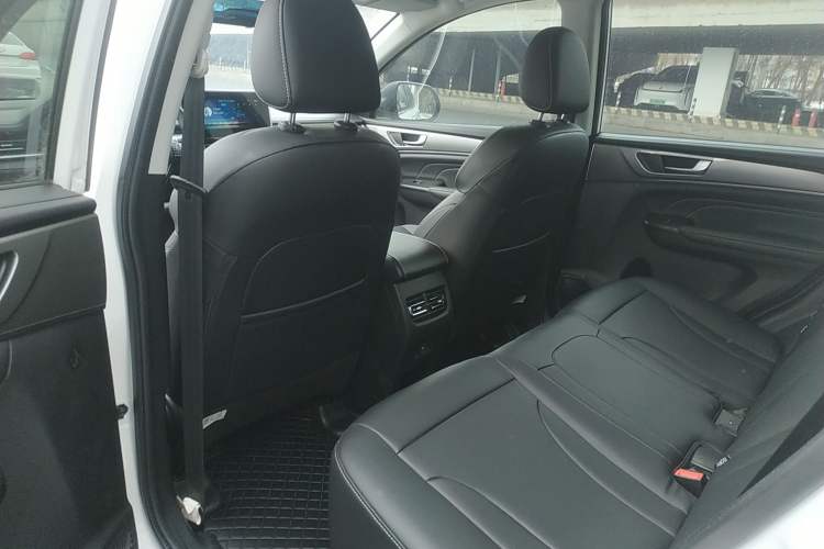 Used Haval M6 2021 PLUS 1.5T Manual Luxury Smart Connectivity Model
