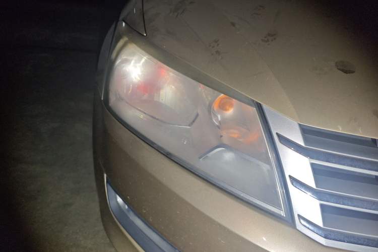 Used Volkswagen Santana 2013 1.6L Automatic Luxury Edition Right Front Headlight