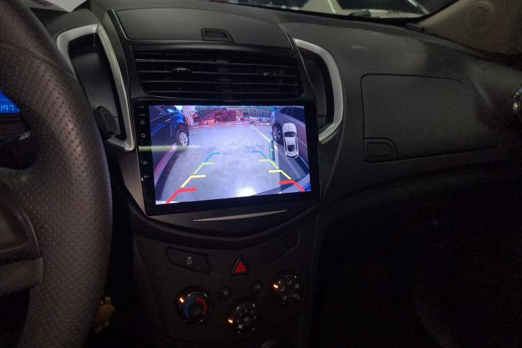 Used Chevrolet Trax 2016 1.4T Automatic Two-Wheel Drive Comfort Version with Sunroof Audio And AC Panel