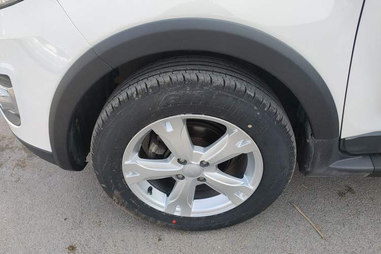 Used Haval H1 2017 Red-Label 1.5L Manual Comfort Model