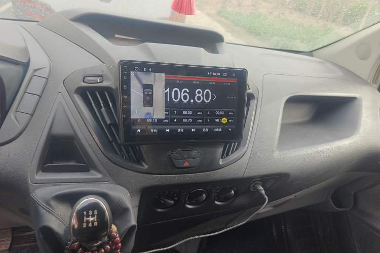 Used Ford Transit 2020 2.0T Diesel Multi-Function Commercial Vehicle Mid-Chassis Low-Roof Design with Dual Rear Doors Meeting China VI Emission Standards