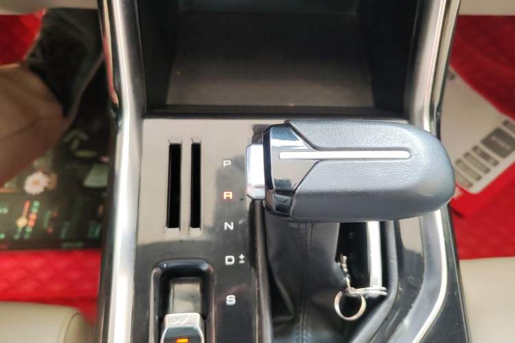 Used Wuling Asta 2021 1.5T CVT Star曜 Edition Gear Lever