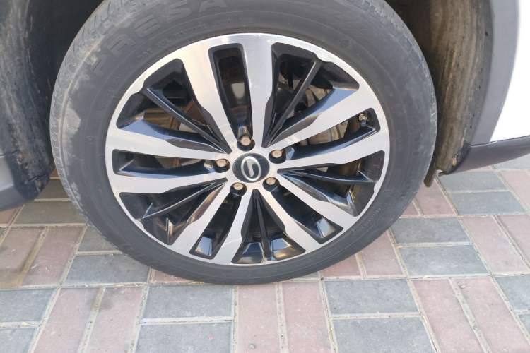 Used GAC Trumpchi GS4 2017 235T Manual Two-Wheel Drive Luxury Edition Right Front Wheel Hub